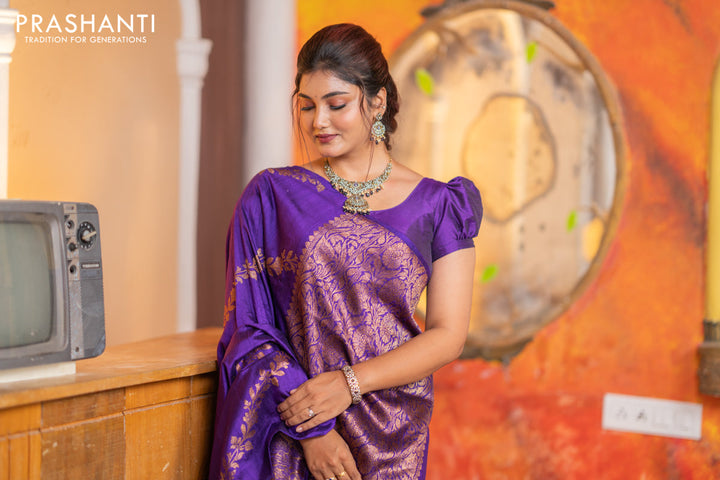 Banarasi raw silk saree violet with allover thread & zari weaves in borderless style