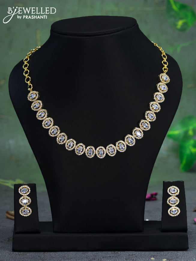 Zircon necklace with cz stones in gold finish
