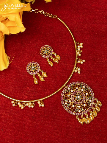 Ring type choker with star design in multicolor kemp stones and manga leaf hangings