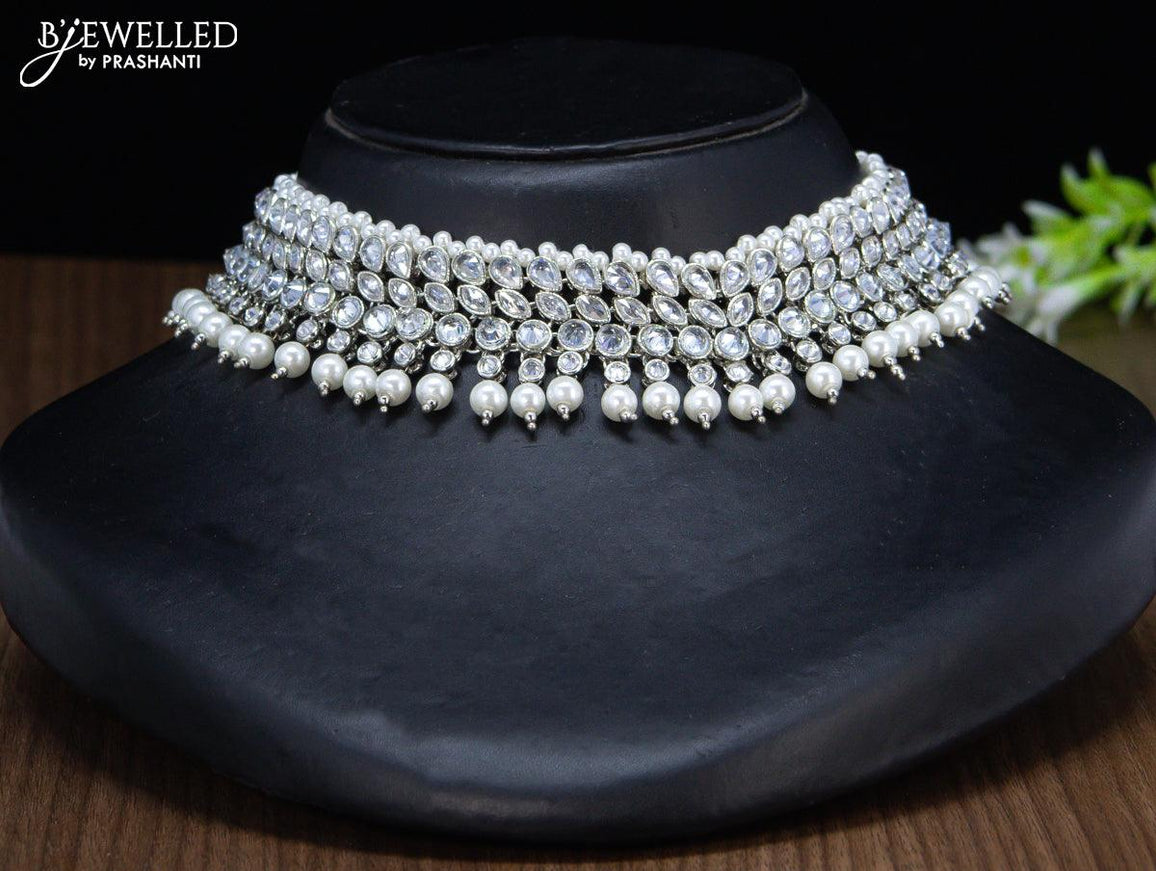 Kundan necklace with white stones and maang tikka - {{ collection.title }} by Prashanti Sarees