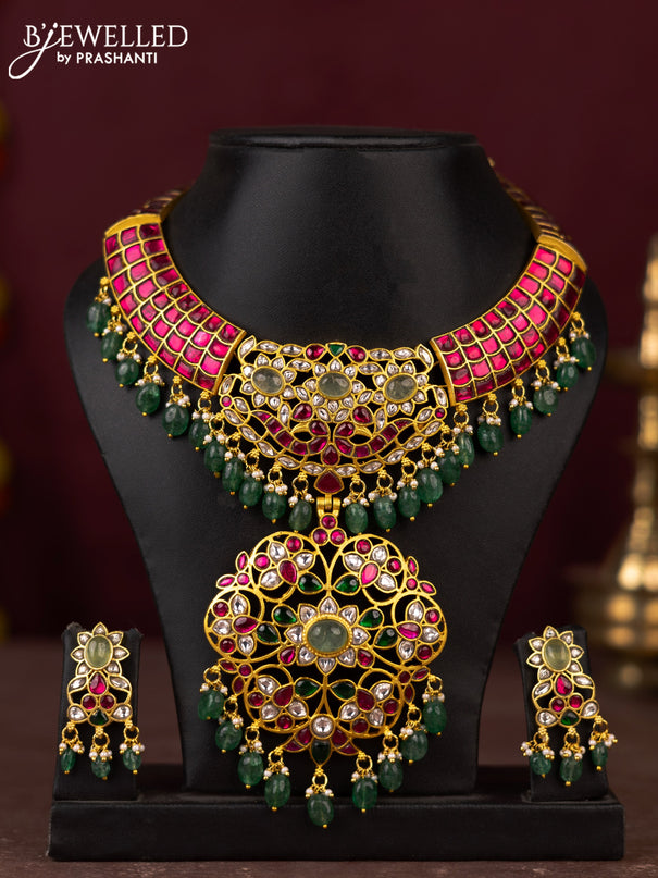 Jadau necklace with jadau kundan stones and pearl & green beads hangings