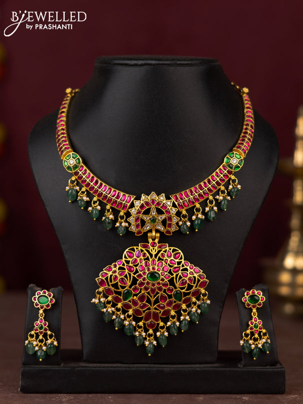 Jadau necklace with jadau kundan stones and pearl & green beads hangings