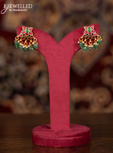 Jadau necklace with jadau kundan stones and pearl & green beads hangings