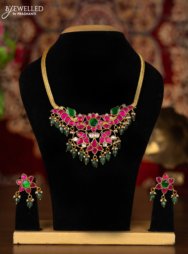Jadau necklace with jadau kundan stones and pearl & green beads hangings