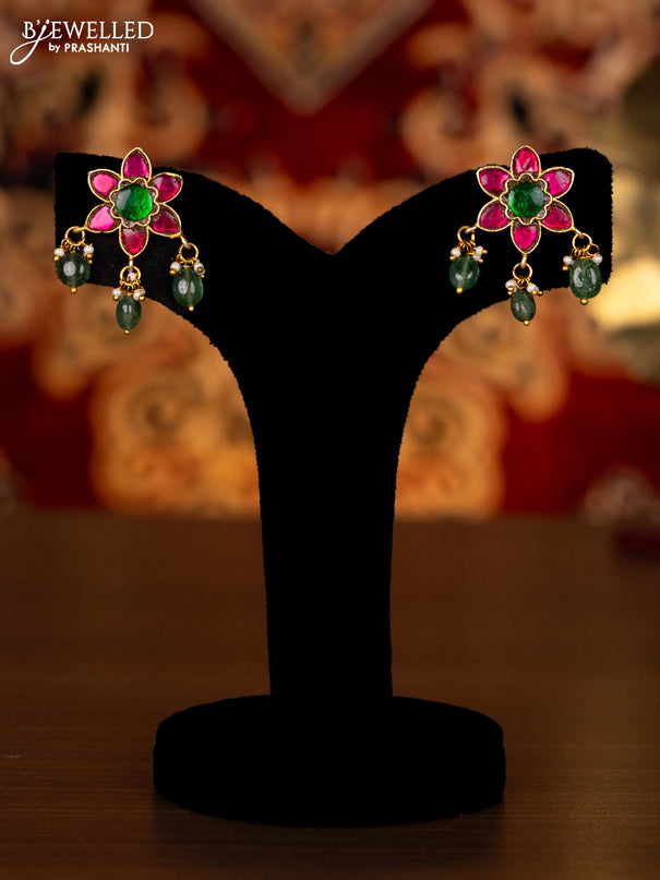 Jadau necklace with jadau kundan stones and pearl & green beads hangings