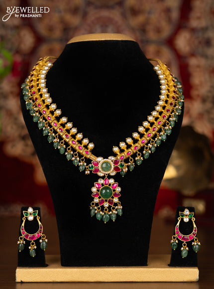 Jadau necklace with jadau kundan stones and pearl & green beads hangings