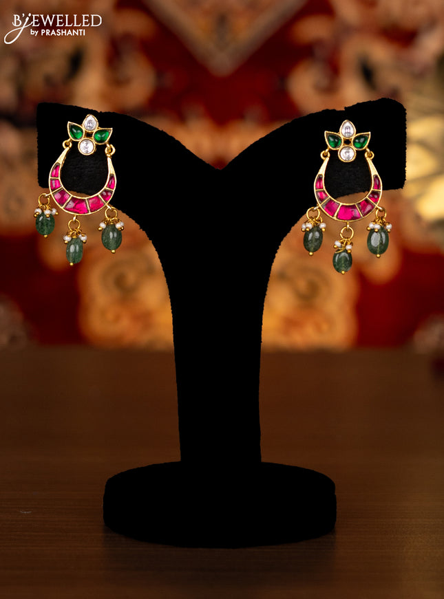 Jadau necklace with jadau kundan stones and pearl & green beads hangings