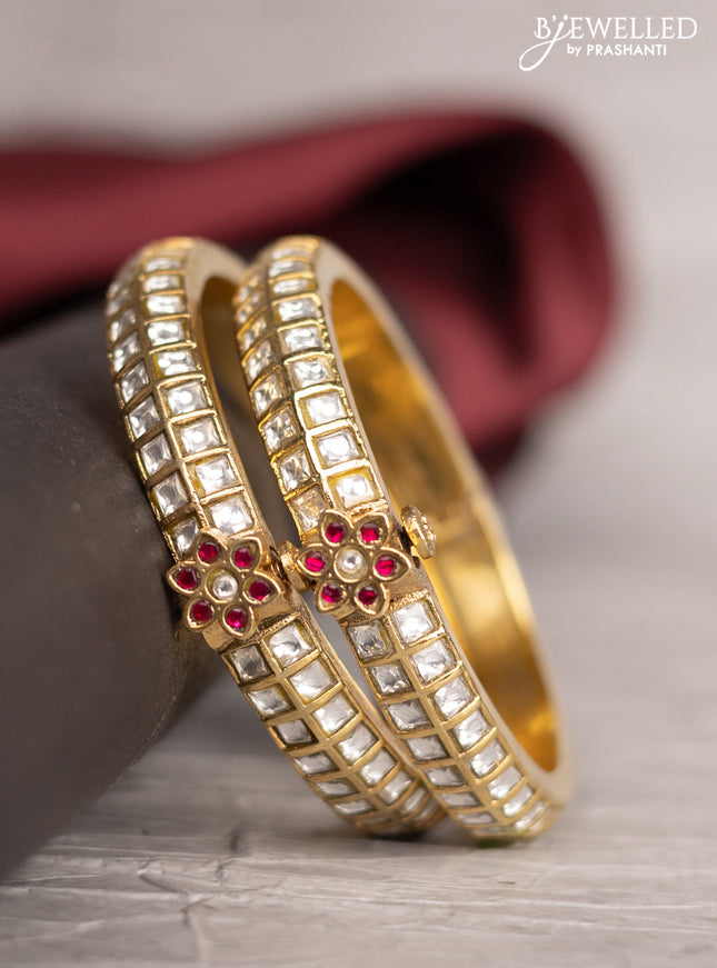 Antique screw type bangle with kundan stones