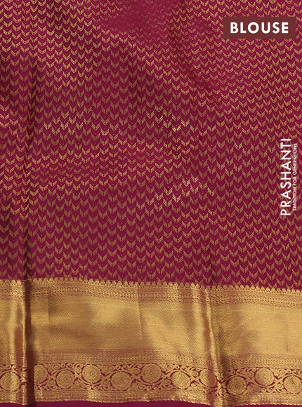 Pure kanchipuram silk saree dual shade of grey and dark magenta pink with allover thread woven floral brocade weaves and zari woven border