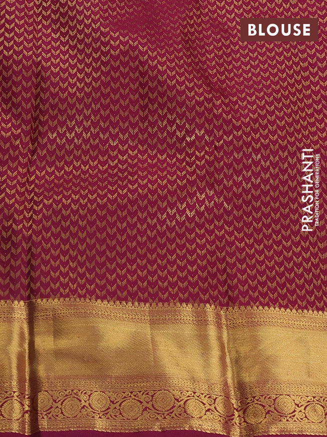 Pure kanchipuram silk saree dual shade of grey and dark magenta pink with allover thread woven floral brocade weaves and zari woven border