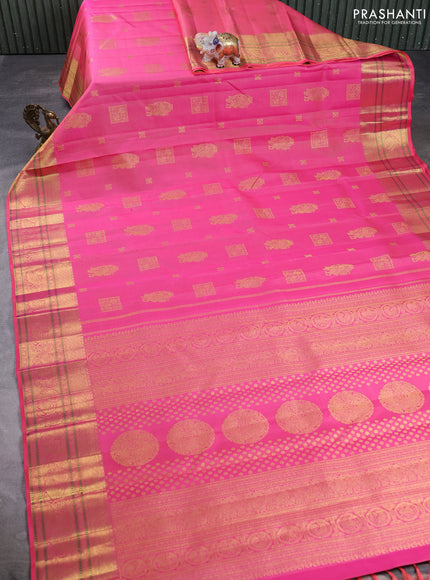 Pure kanchipuram silk saree pink with allover vairaosi pattern & peacock zari buttas and zari woven border