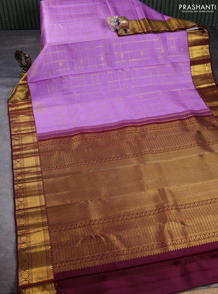 Puer kanchipuram silk saree lavender and deep maroon with allover zari checked pattern and zari woven korvai boredr