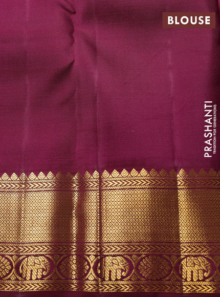 Puer kanchipuram silk saree lavender and deep maroon with allover zari checked pattern and zari woven korvai boredr