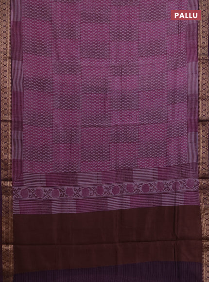 Chanderi silk cotton saree magenta pink and wine shade with allover paisley prints and thread woven border