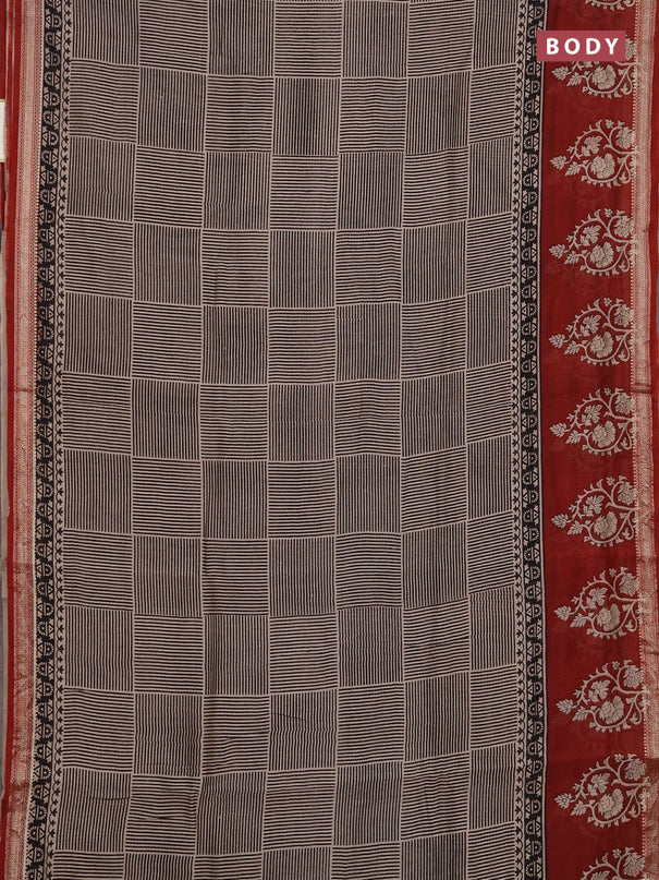 Chanderi bagru saree beige black and rust shade with allover stripe pattern and maheshwari border
