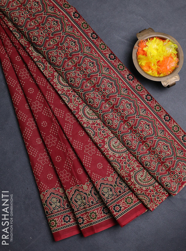 Muslin cotton saree maroon with allover bandhani prints and printed border