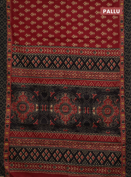 Muslin cotton saree maroon and black with allover ikat butta prints and printed border