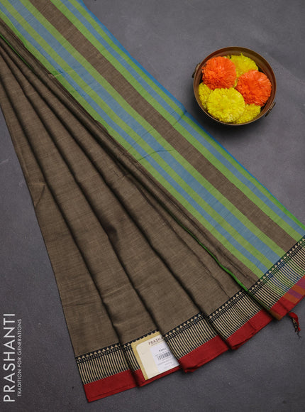 Narayanpet cotton saree chiku shade and maroon with plain body and temple design thread woven border