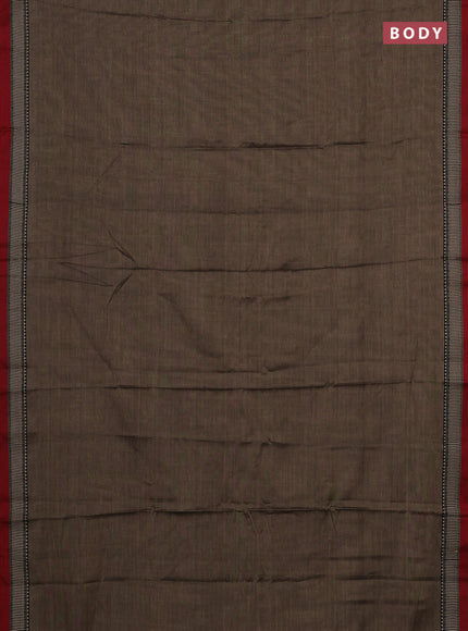 Narayanpet cotton saree chiku shade and maroon with plain body and temple design thread woven border