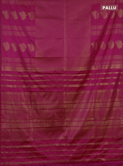 Semi soft silk saree pink with allover small silver zari checked pattern and long zari woven border