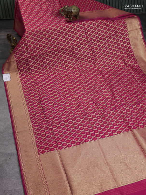 Banarasi silk cotton saree reddish pink with allover zari weaves & thread woven buttas and temple zari woven border