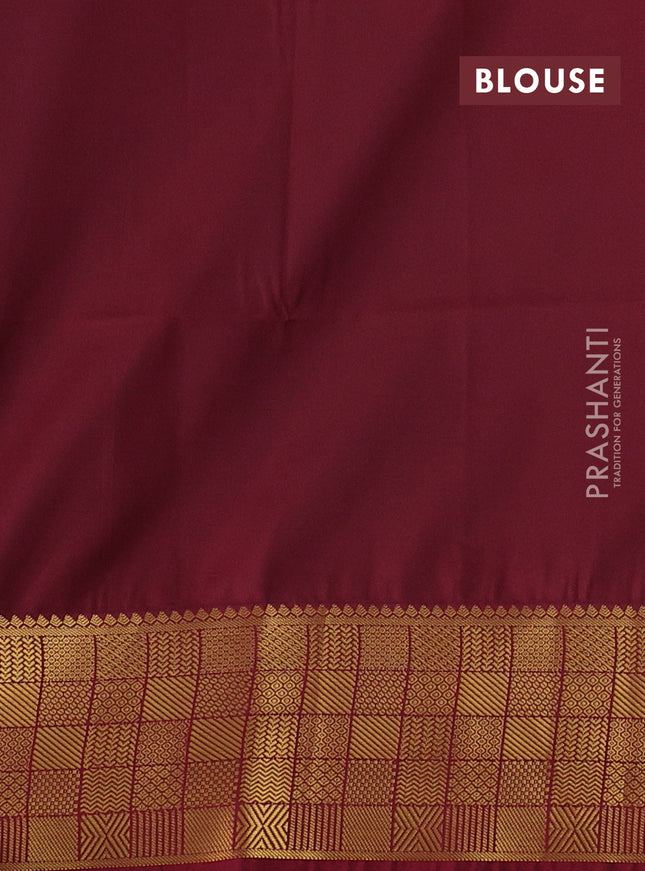 Semi soft silk saree green and deep maroon with annam zari woven buttas and zari woven border