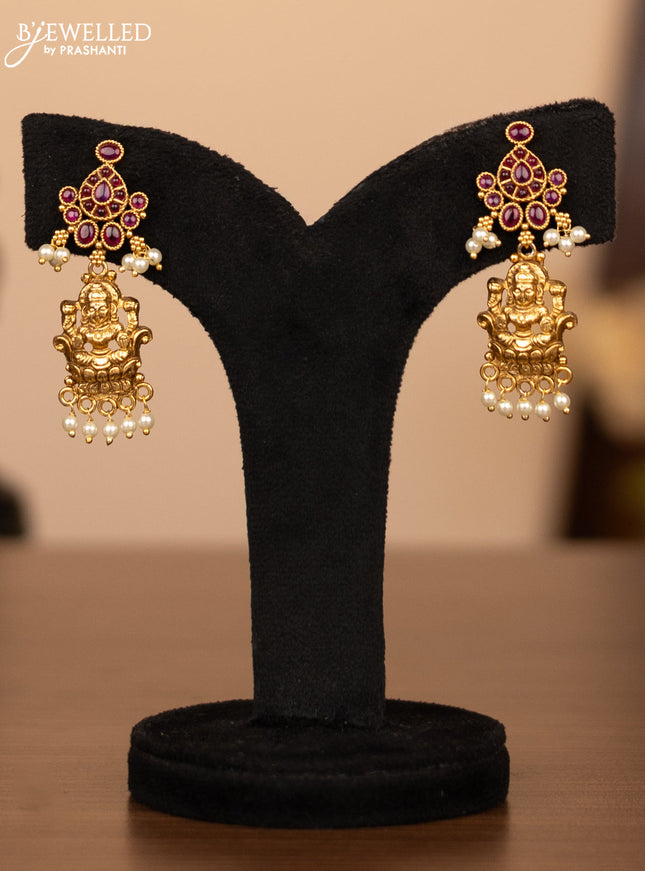 Antique necklace lakshmi pendant with pink kemp stones and pearl hangings