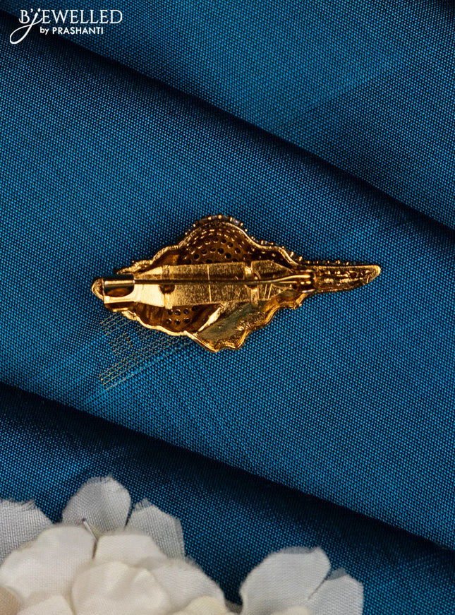 Antique saree pin shanku design with kemp and cz stones