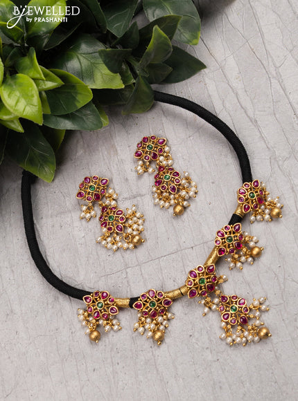 Black thread necklace with kemp stone and pearl hangings