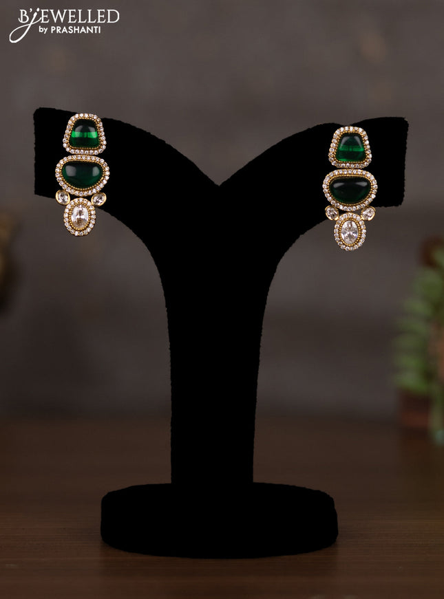 Necklace with emerald and cz stones in victorian finish