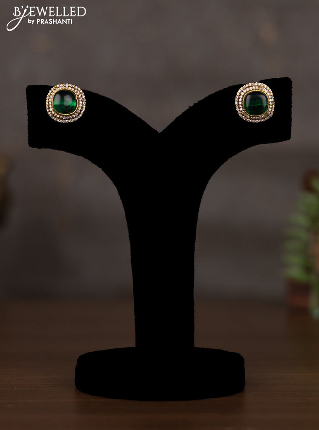 Necklace with emerald and cz stones in victorian finish