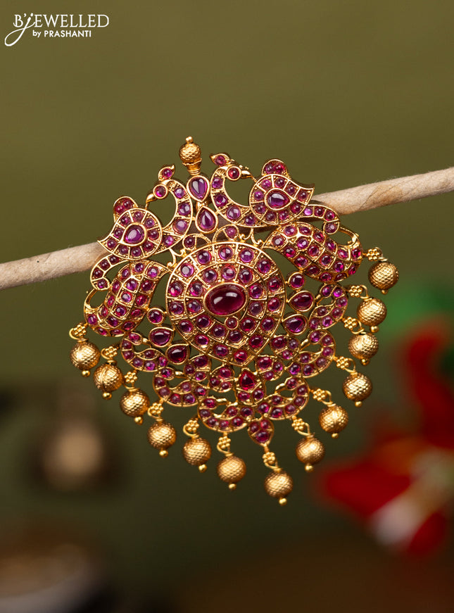 Antique jada billai peacock design with pink kemp stones and golden beads hanging