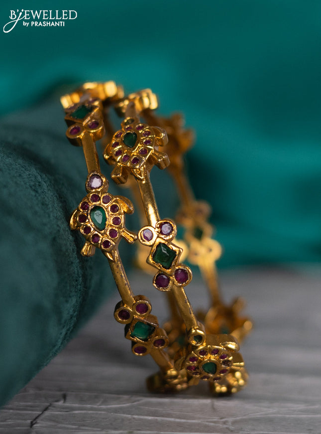 Antique bangle with kemp stones