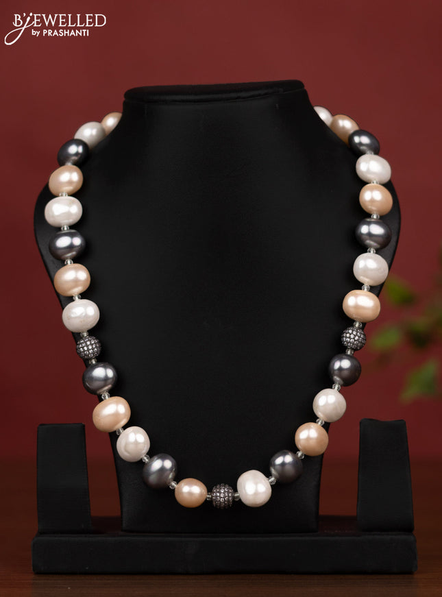 Pearl grey and golden maala without earring