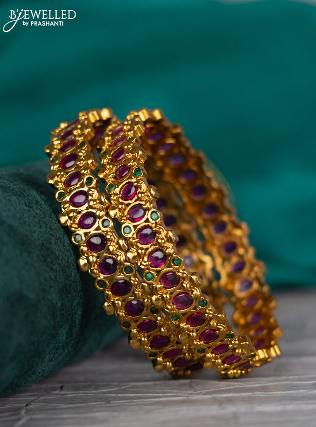 Antique bangle with kemp stones
