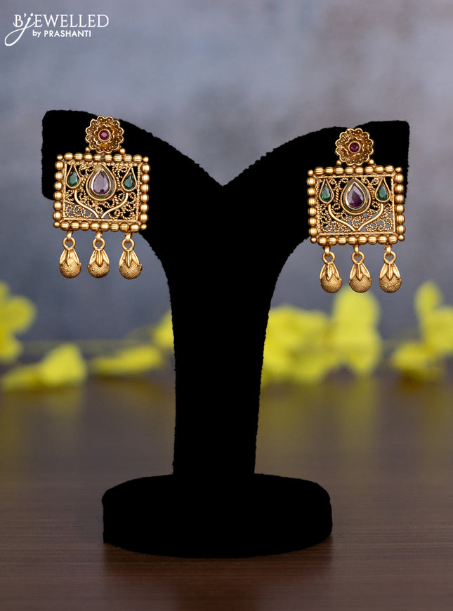 Pearl necklace floral design with kemp & cz stones and hanging