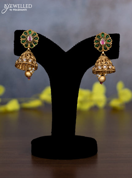 Pearl necklace with kemp & white stones and pearl & golden beads hanging