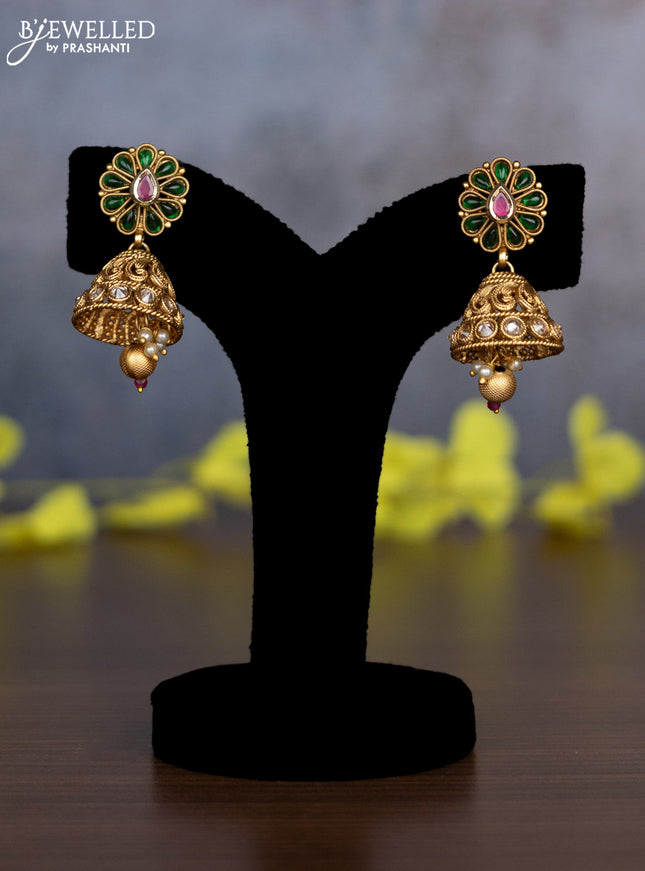 Pearl necklace with kemp & white stones and pearl & golden beads hanging