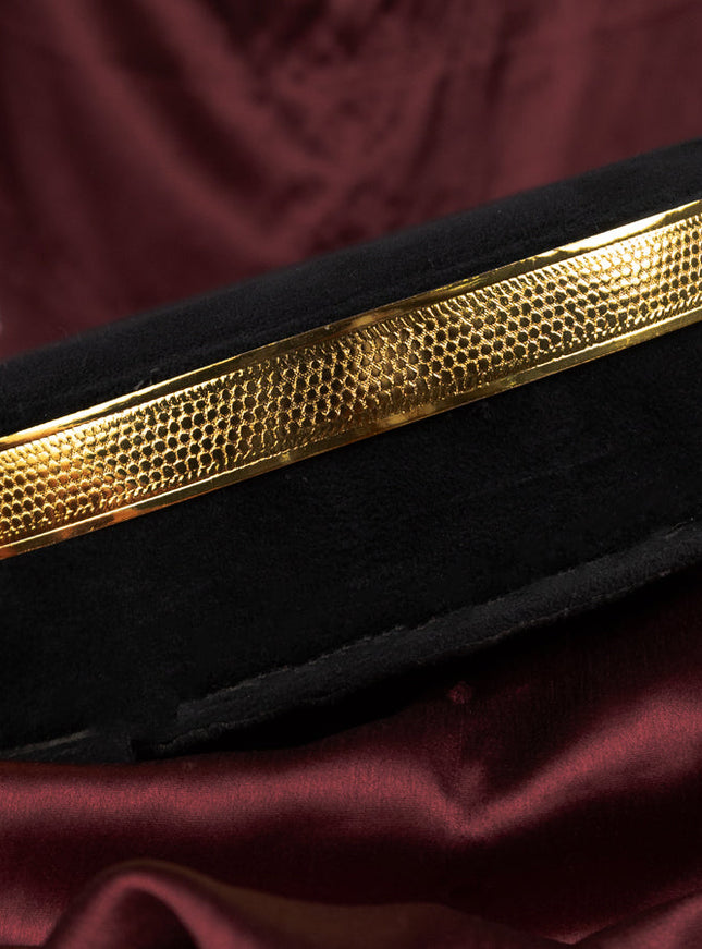 Antique hip blet with self embosse design