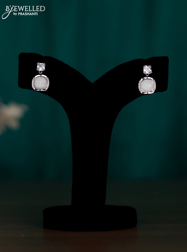 Zircon earring with cz stones