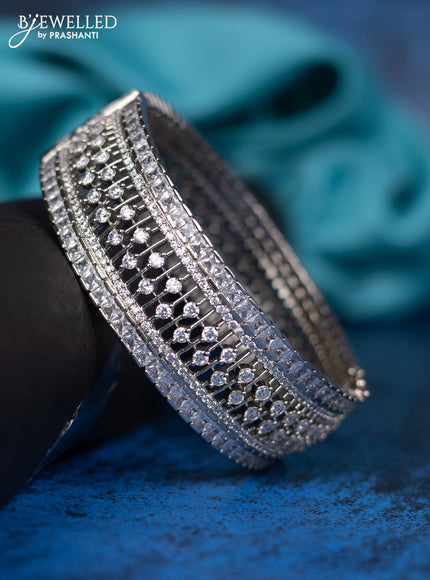 Zircon bangle with cz stones