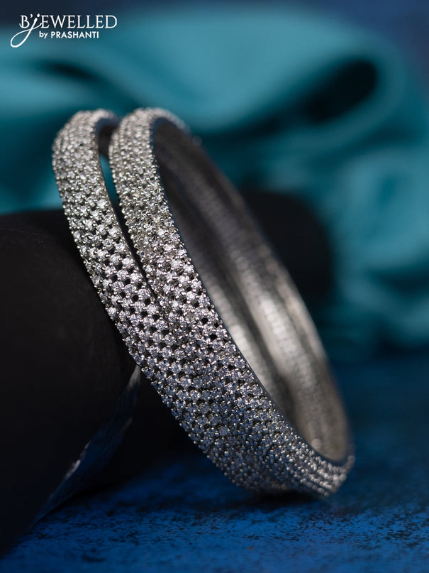 Zircon bangle with cz stones