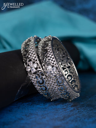 Zircon bangle with cz stones