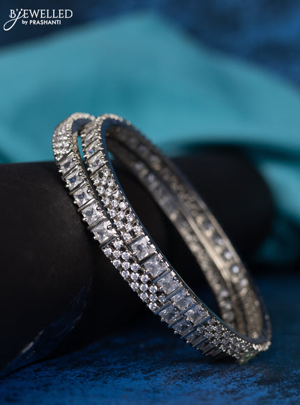 Zircon bangle with cz stones