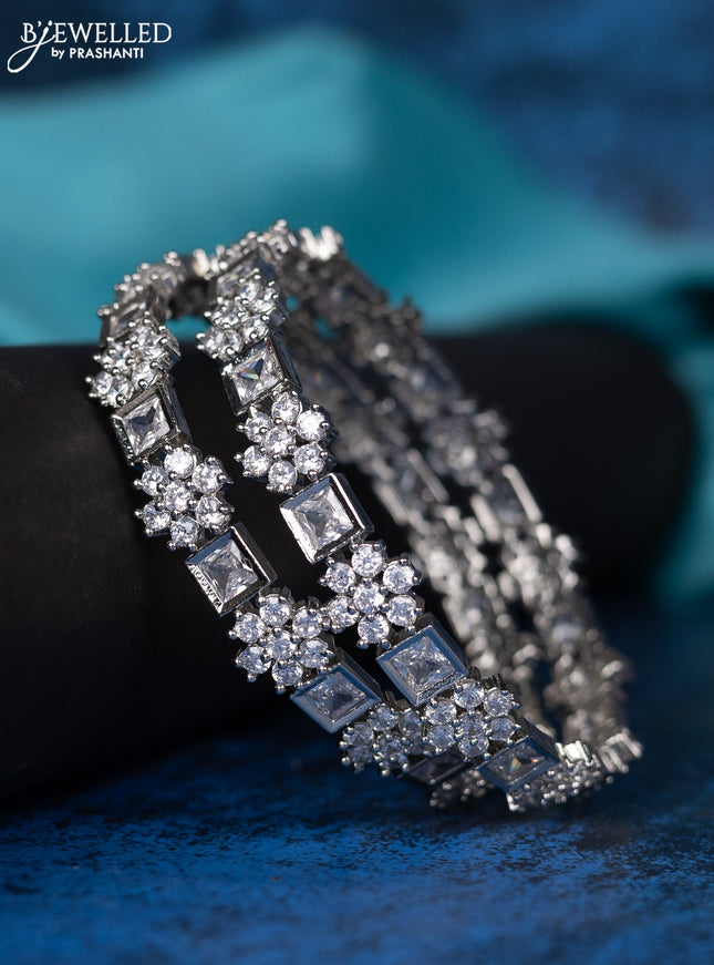 Zircon bangle with cz stones