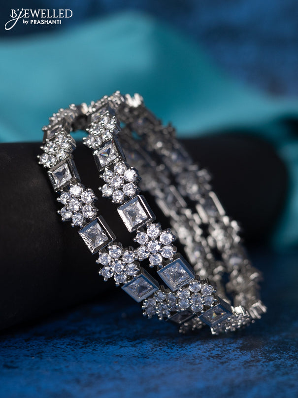 Zircon bangle with cz stones