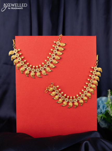 Antique maatal with maanga pattern kemp & cz stones