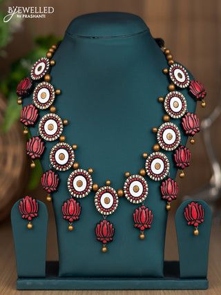 Terracotta pink kemp necklace with floral pendant and hangings