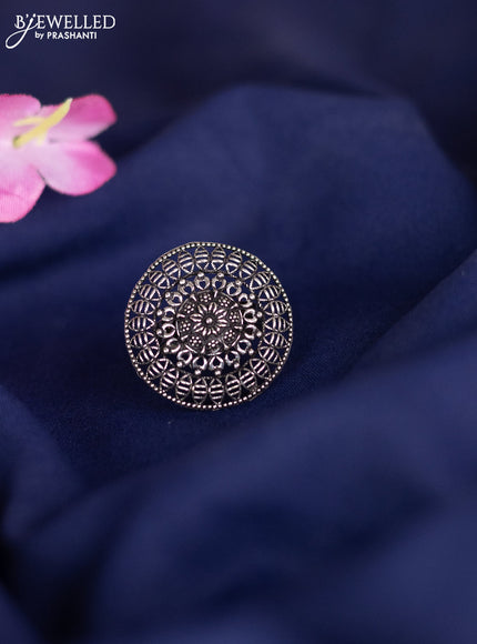 Oxidised ring with floral design