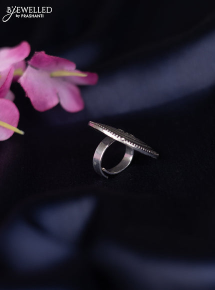 Oxidised ring with simple design